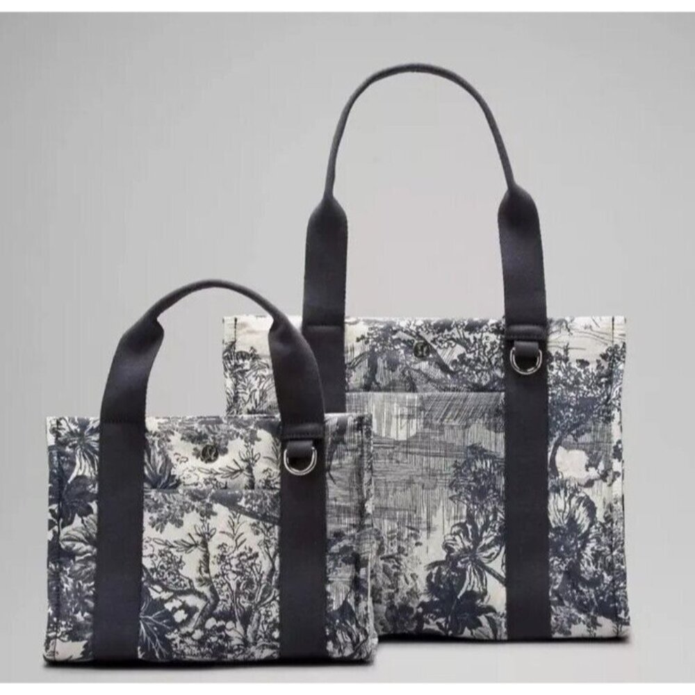 Lululemon Boxy Tote Bag 10L Sketch Toile Turtledove Obsidian print NWT - Picture 2 of 6